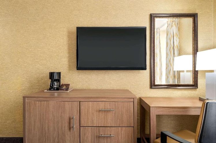 Days Inn by Wyndham Long Island City