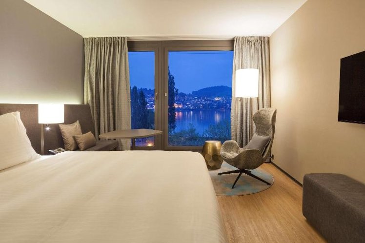 DOUBLE PREMIUM KING BED Room