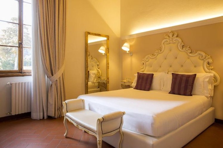 DOUBLE SUPERIOR KING BED Room
