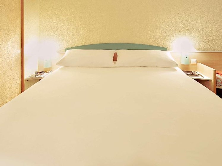 DOUBLE STANDARD Room