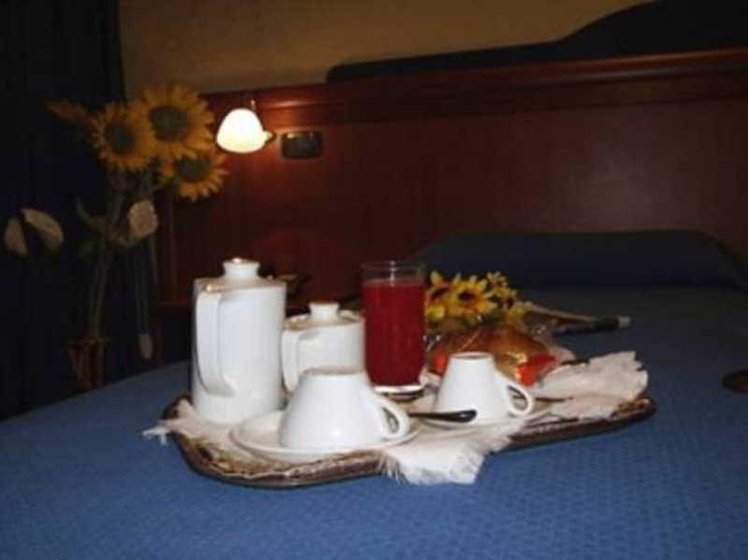 SINGLE STANDARD Room