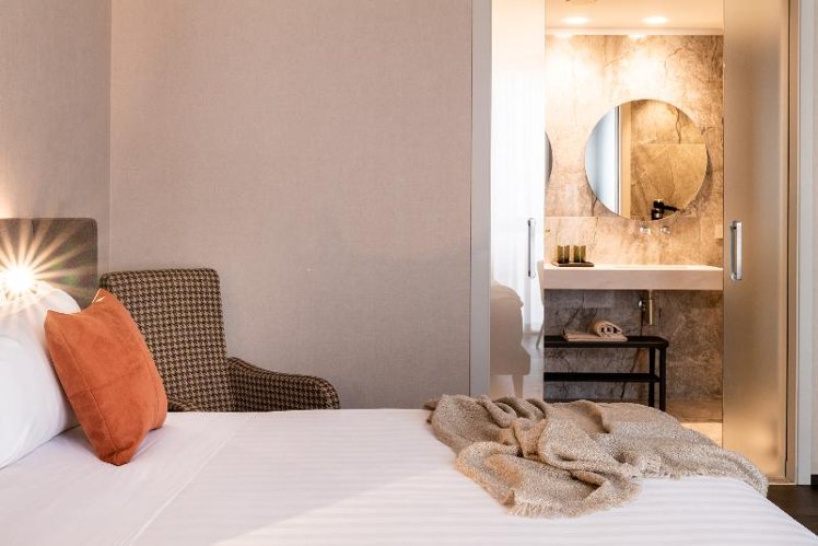 JUNIOR SUITE STANDARD Room