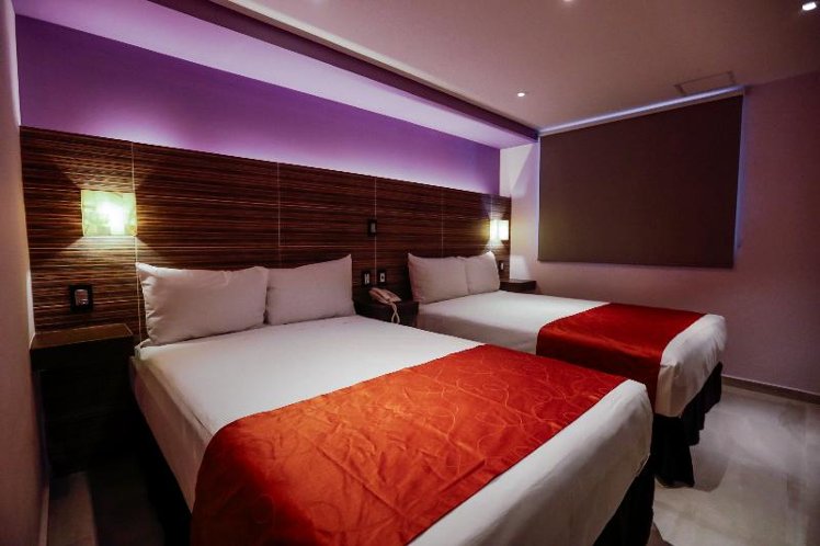 DOUBLE TWO DOUBLE BEDS Room