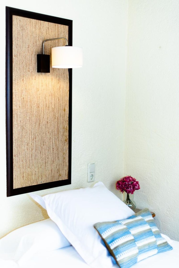 DOUBLE SINGLE USE BASIC Room