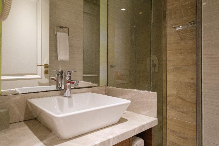 QUADRUPLE DELUXE Room