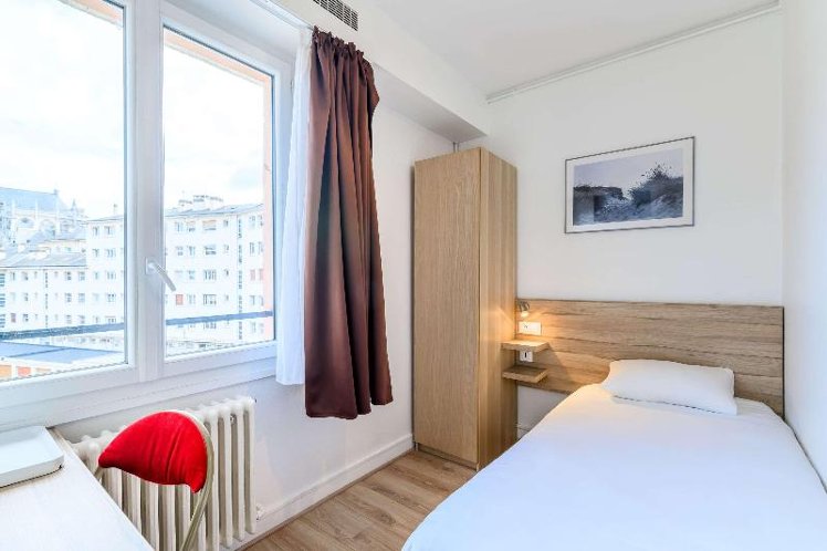 DOUBLE SINGLE USE QUEEN BED NON SMOKING Room