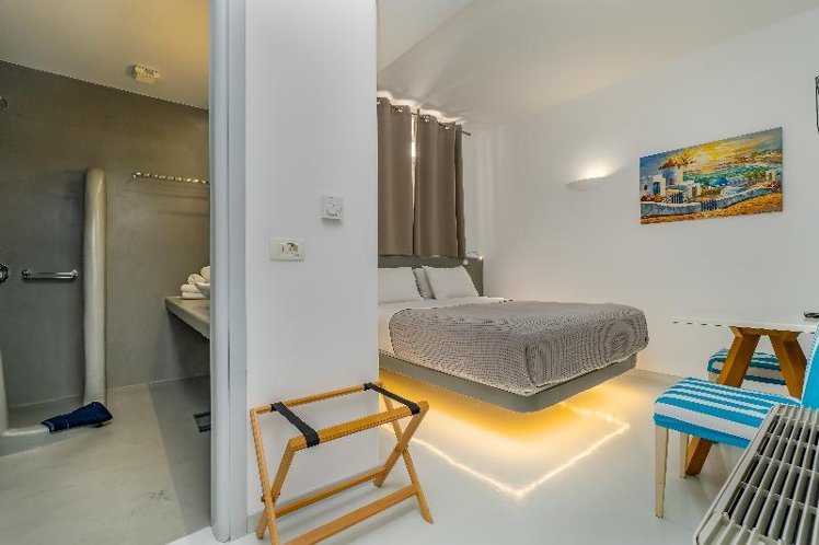 Double or Twin DELUXE Room