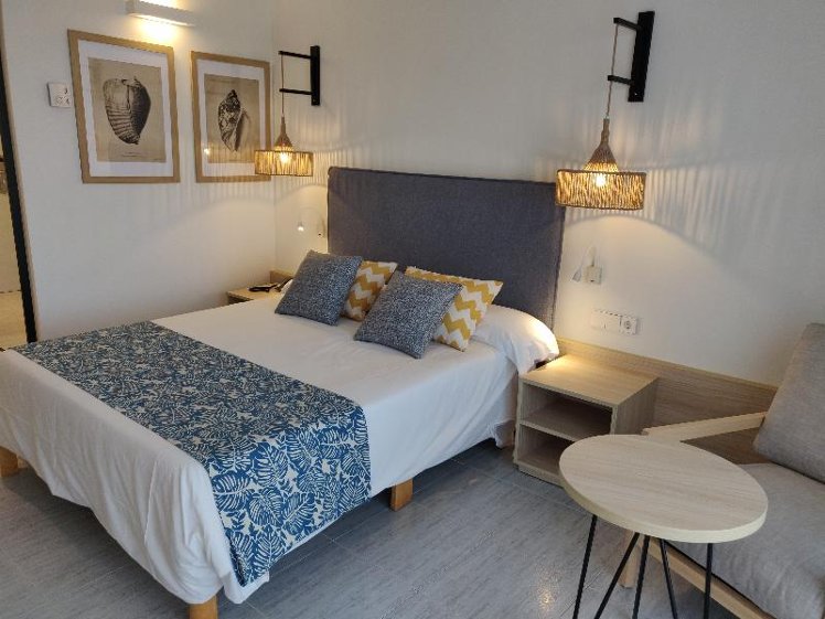 Double or Twin DELUXE SEA VIEW Room