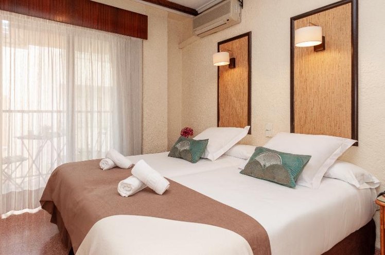 SINGLE STANDARD Room