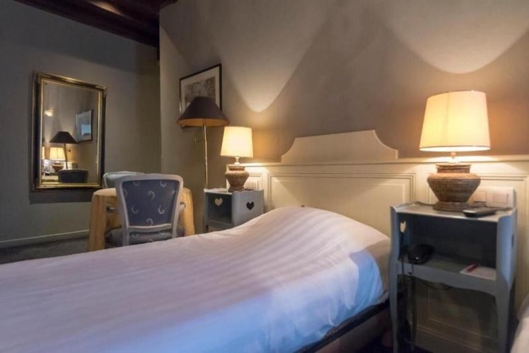 TRIPLE TWO BEDS Room