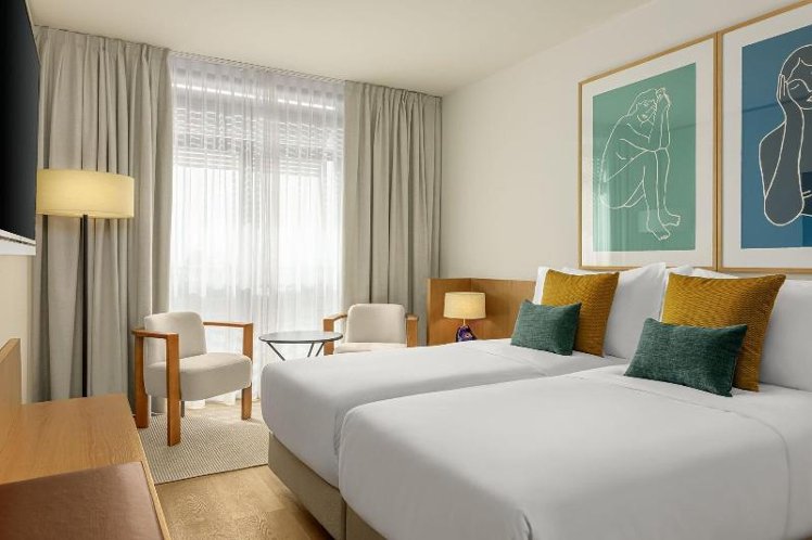 DOUBLE GARDEN VIEW KING BED Room