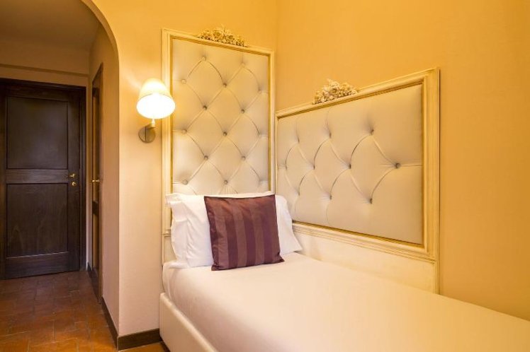 SINGLE STANDARD Room