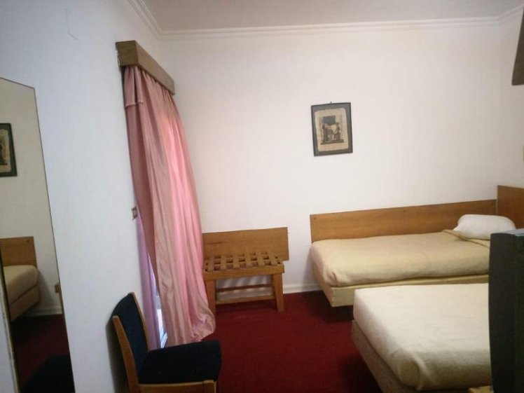 TRIPLE STANDARD Room