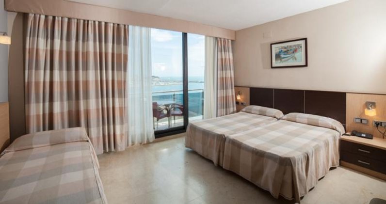 TRIPLE STANDARD Room