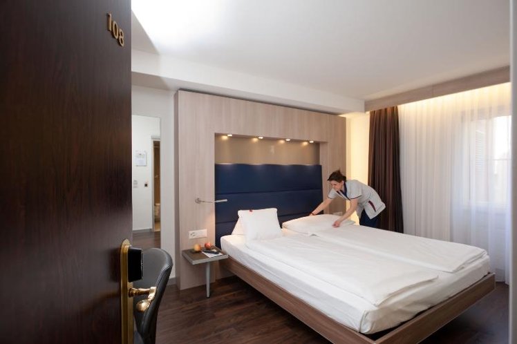DOUBLE STANDARD Room