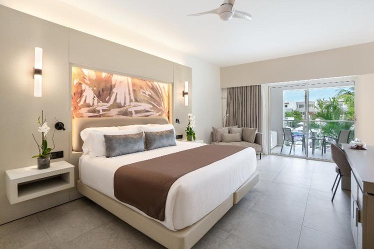 JUNIOR SUITE POOL VIEW Room