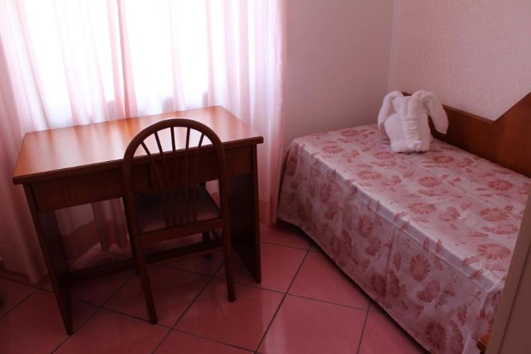 SINGLE STANDARD Room