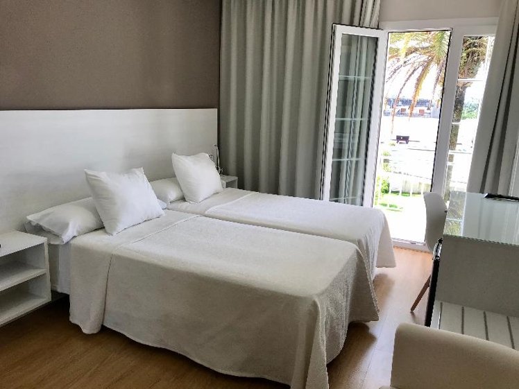 DOUBLE STANDARD Room