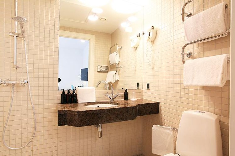SINGLE STANDARD Room