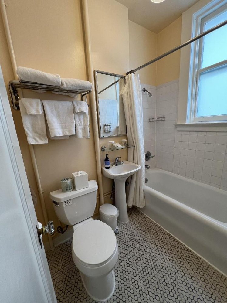 SUITE KING SIZE BED Room
