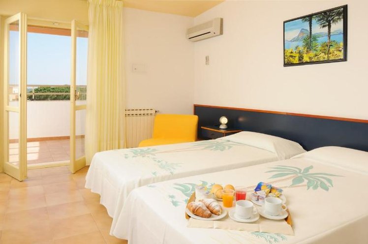 DOUBLE STANDARD Room