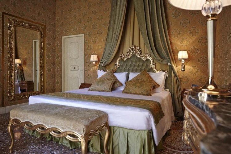 DOUBLE DELUXE Room