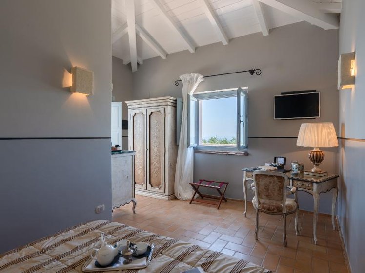 DOUBLE DELUXE SEA VIEW Room