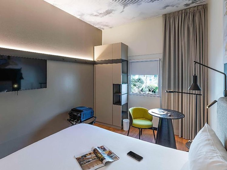 DOUBLE WITH DOUBLE BED Room