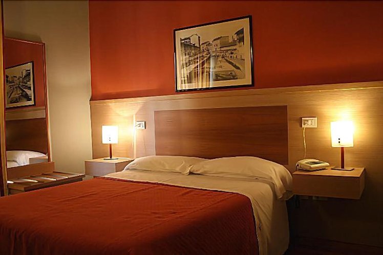 DOUBLE STANDARD Room