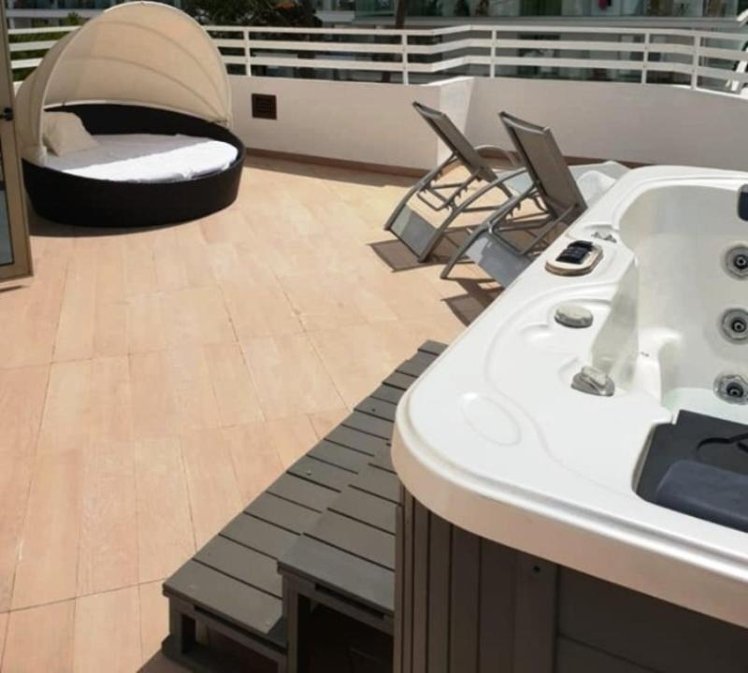 JUNIOR SUITE WITH JACUZZI Room