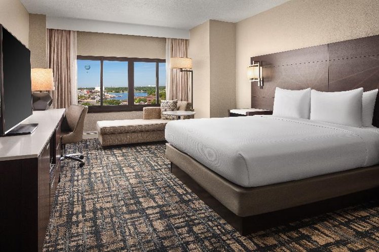 DOUBLE Accessible KING SIZE BED Room