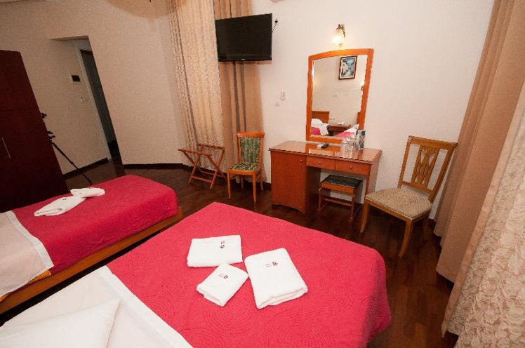 TRIPLE STANDARD Room