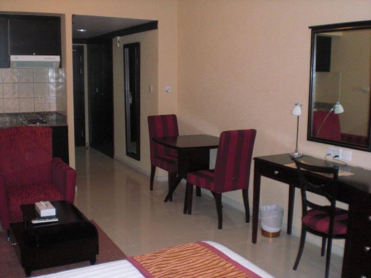 STUDIO EXECUTIVE Room