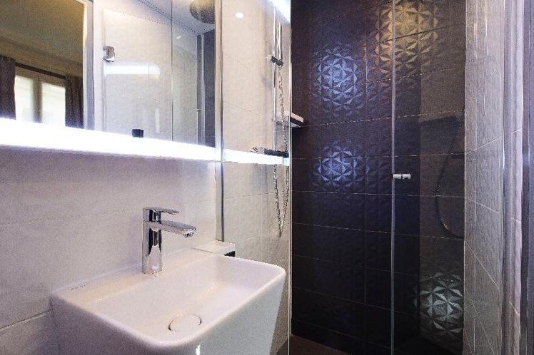 SINGLE STANDARD Room