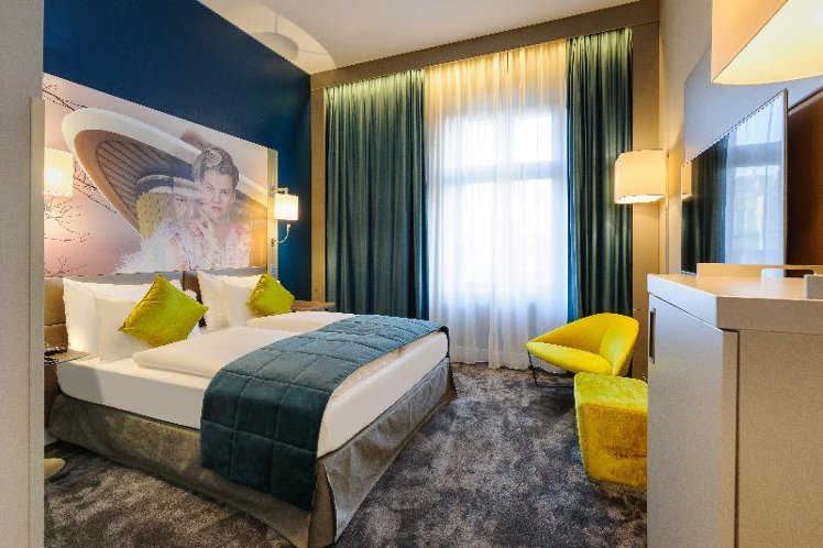 DOUBLE STANDARD Room