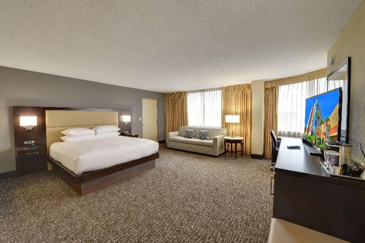 DOUBLE KING SIZE BED Room