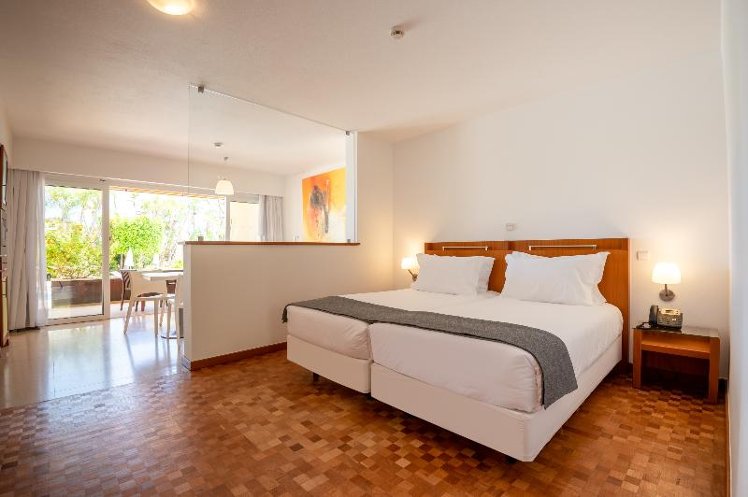 STUDIO POOL VIEW Room