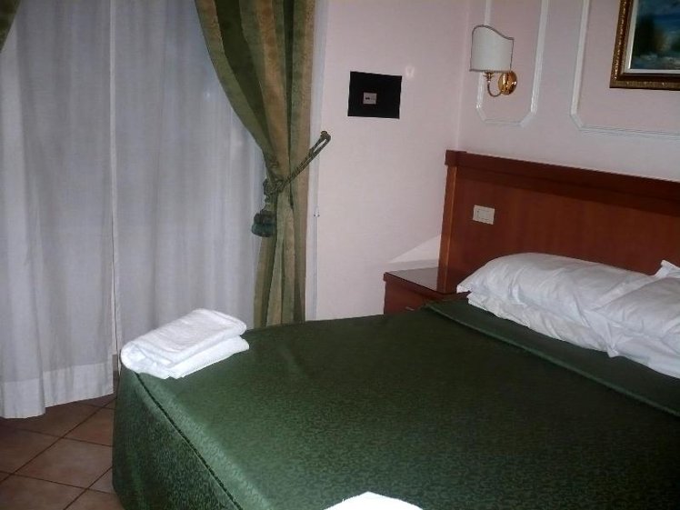 DOUBLE STANDARD Room