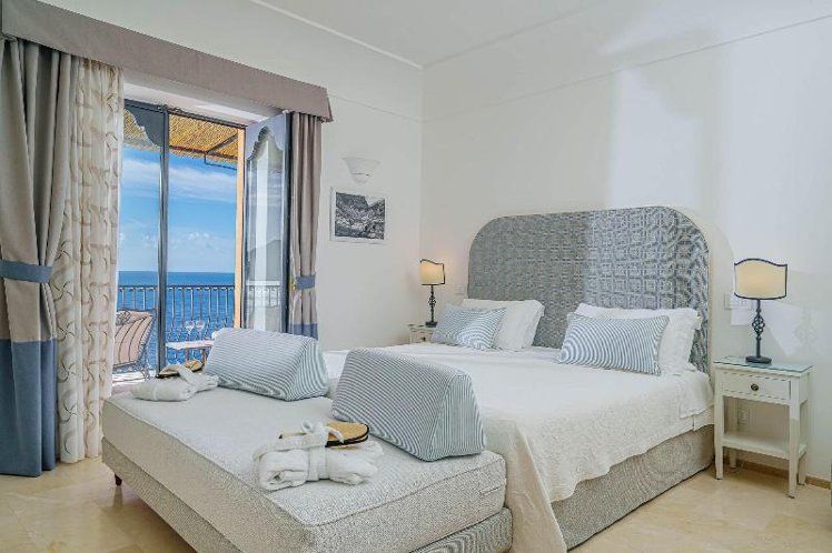 JUNIOR SUITE SEA VIEW WITH BALCONY Room