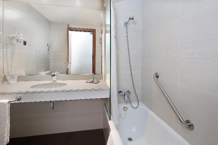 DOUBLE STANDARD Room