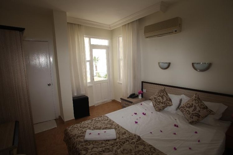 SINGLE STANDARD Room