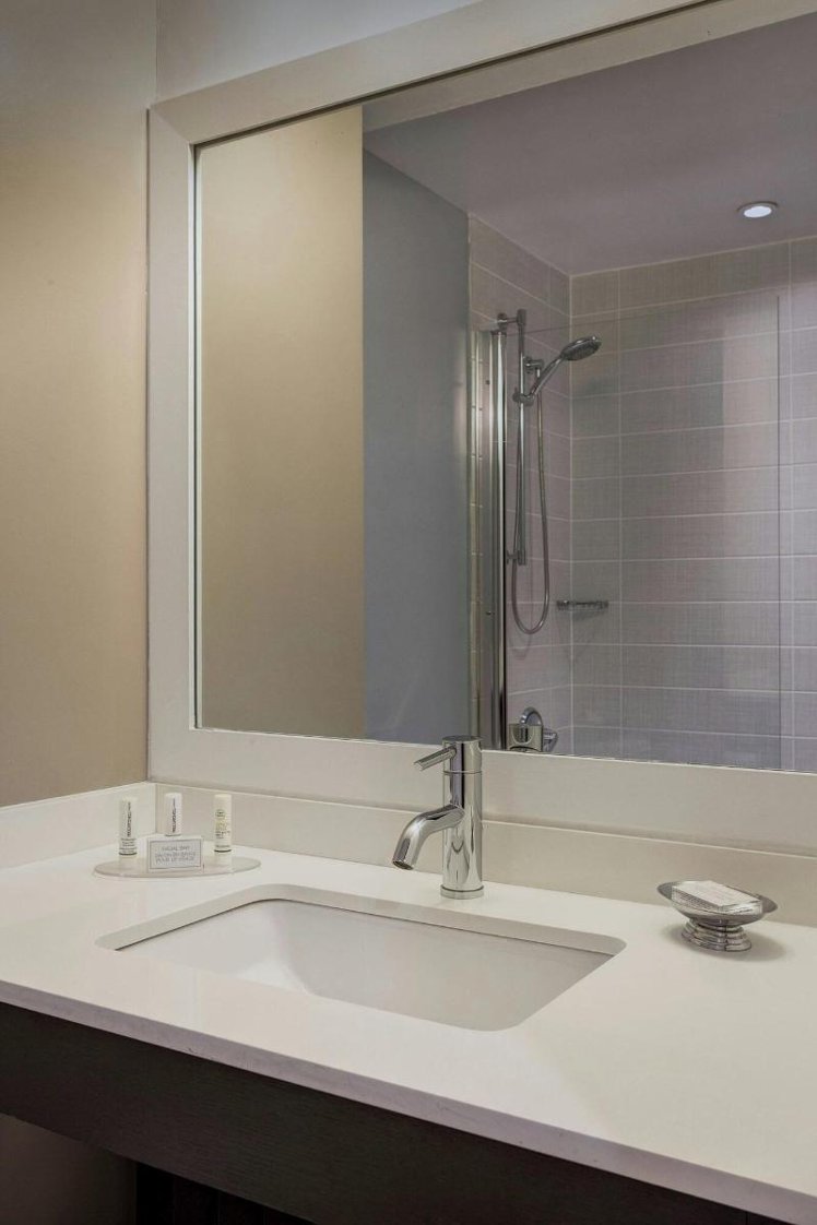 DOUBLE EXECUTIVE KING BED Room