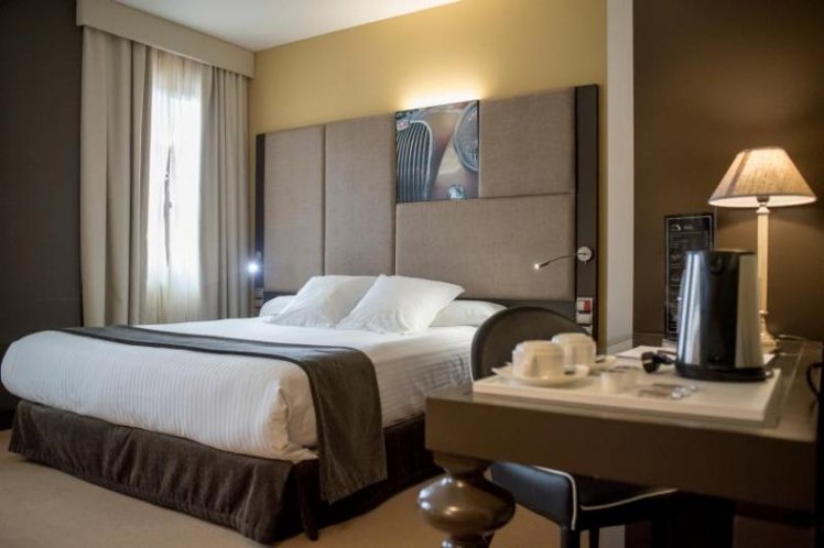DOUBLE STANDARD Room