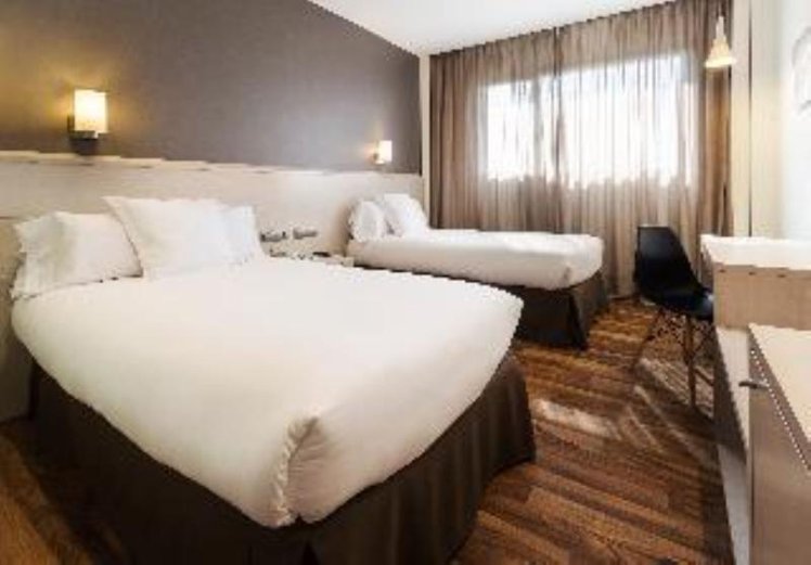 TRIPLE STANDARD Room