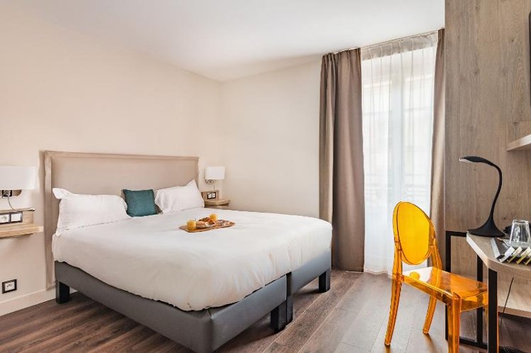 DOUBLE SUPERIOR Room