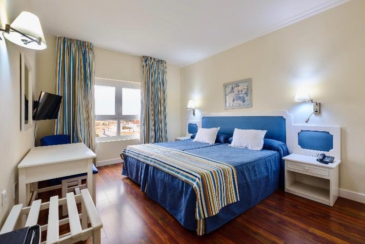 TRIPLE STANDARD Room