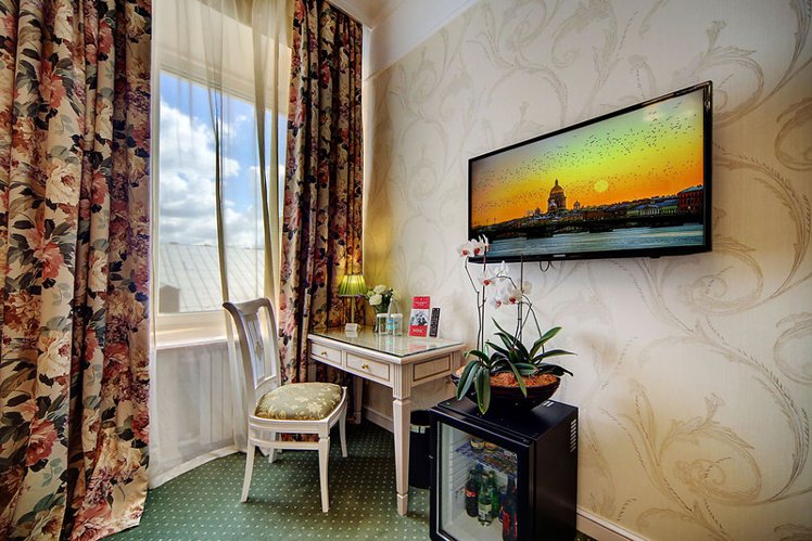 DOUBLE SINGLE USE DELUXE Room