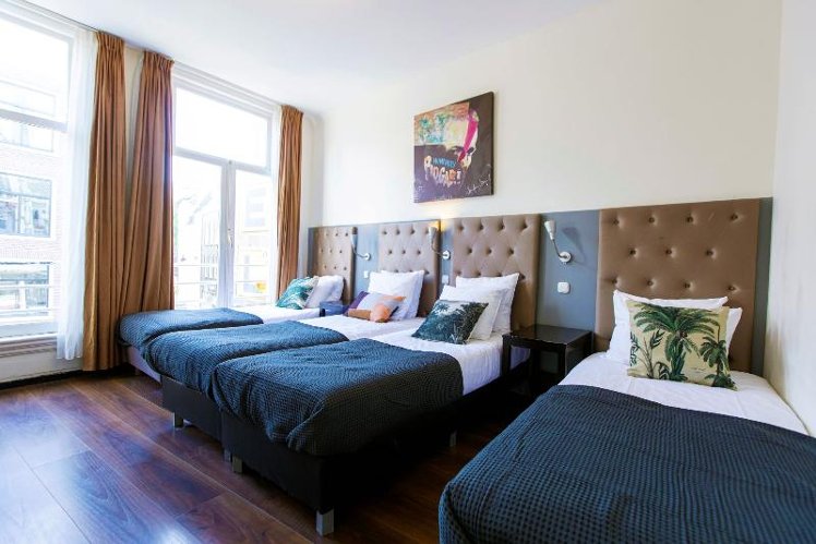 QUADRUPLE STANDARD Room