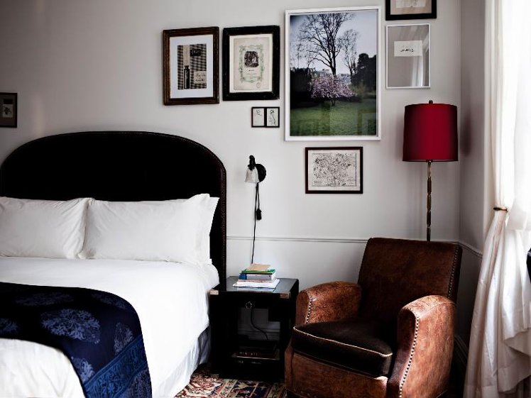 DOUBLE KING SIZE BED Room