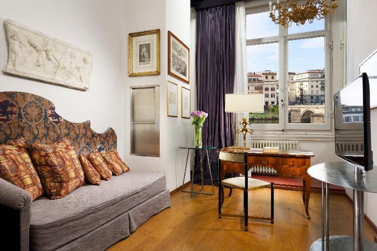 SUITE WITH VIEWS Room